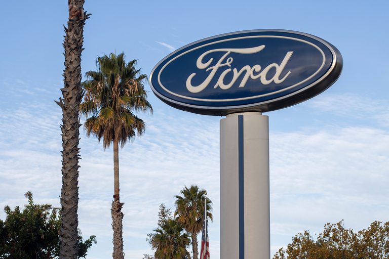 Ford Adjusts EV Plans: Delays Production and Cancels SUV in Strategic Realignment