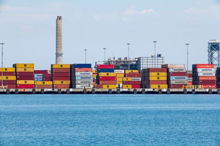 US Dockworkers Strike Continues – Biden Calls for Urgent Talks