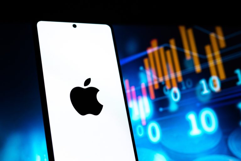 Apple Faces Downgrades Amid Weak iPhone Sales and AI Struggles