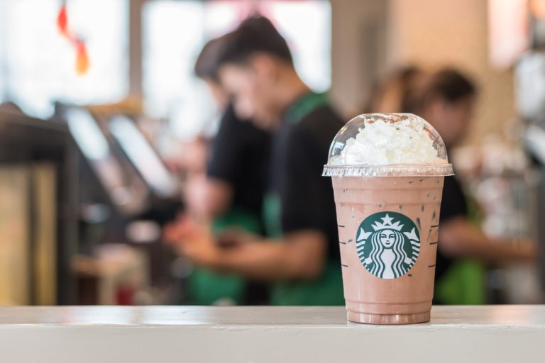Starbucks Faces Union Backlash Over New Dress Code