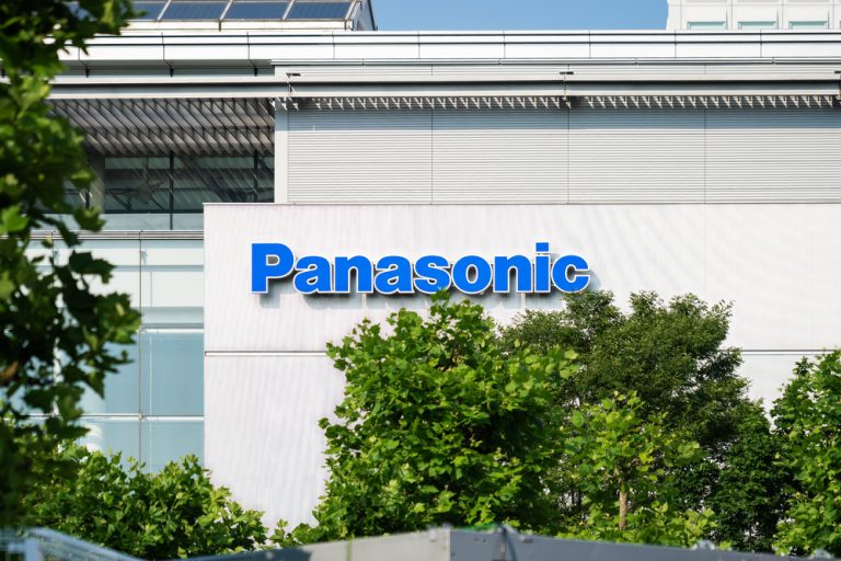 Panasonic Cuts 10,000 Jobs, Focuses on EV Battery Profits