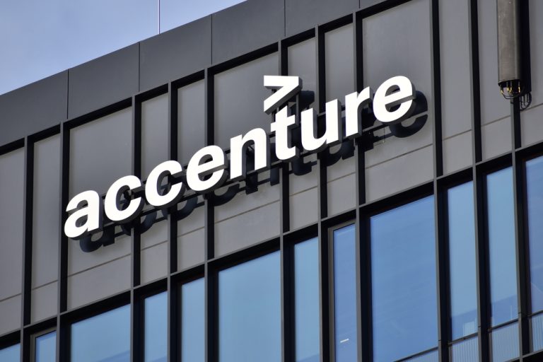 Accenture Drops 7% Despite Revenue Beat and Raised Outlook