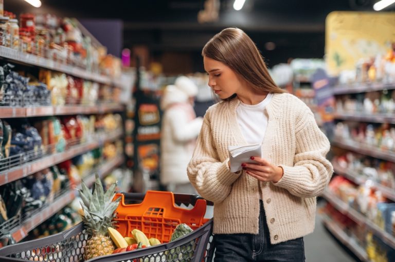 Canada Retail Sales Fall 1.1% as Tariffs Take a Toll