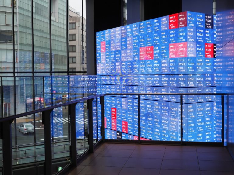 Stocks Mixed as Fed Holds Rates, Big Tech Gains