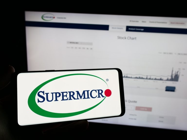Super Micro Shares Slide 20% After Missed Forecasts