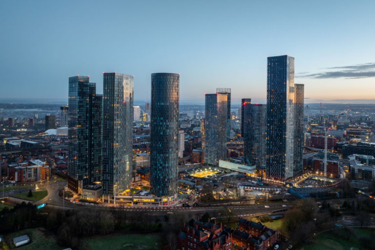 Manchester Synagogue Attack Leaves Two Dead on Yom Kippur