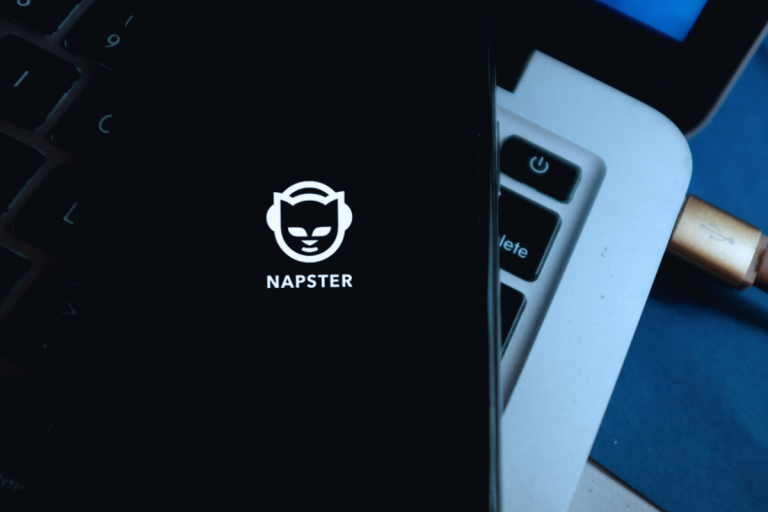 Napster Reinvents Itself With AI “Holographic Assistant” for Mac